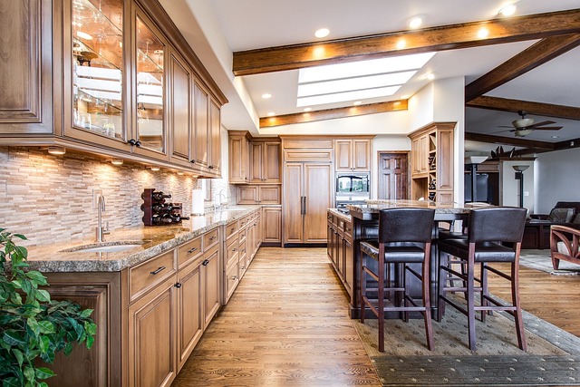 kitchen-2400367_640 Stylish open concept kitchen, dining room and bar